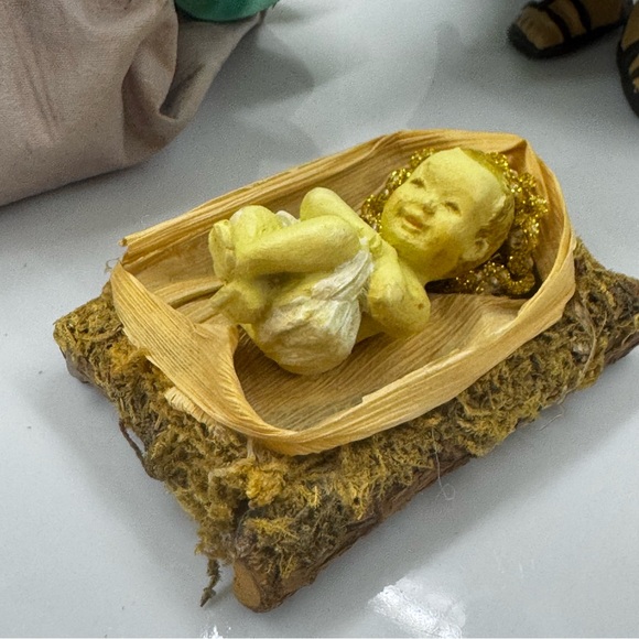 Vintage Midwest Imports Nativity Set Figure Papier-mâché - Joseph Mary Jesus 3pc - Picture 2 of 12